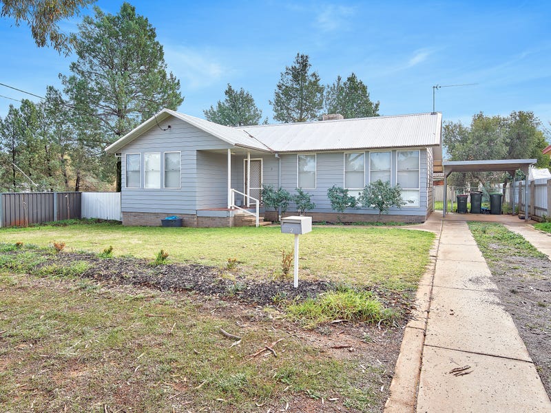 2 Loughnan Street, Coolamon, NSW 2701 Property Details