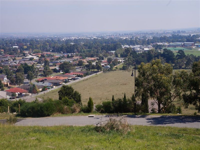 28 Highland Drive, Pakenham, VIC 3810