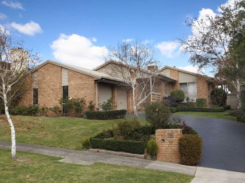 17 Telford Drive, Berwick, Vic 3806 Property Details