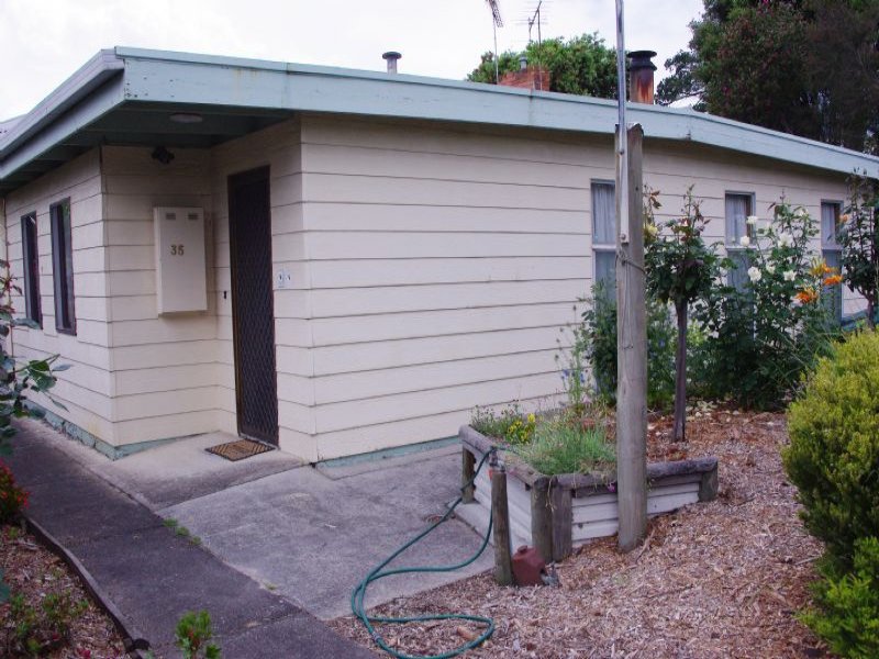 35 Alexander Avenue, Moe, VIC 3825
