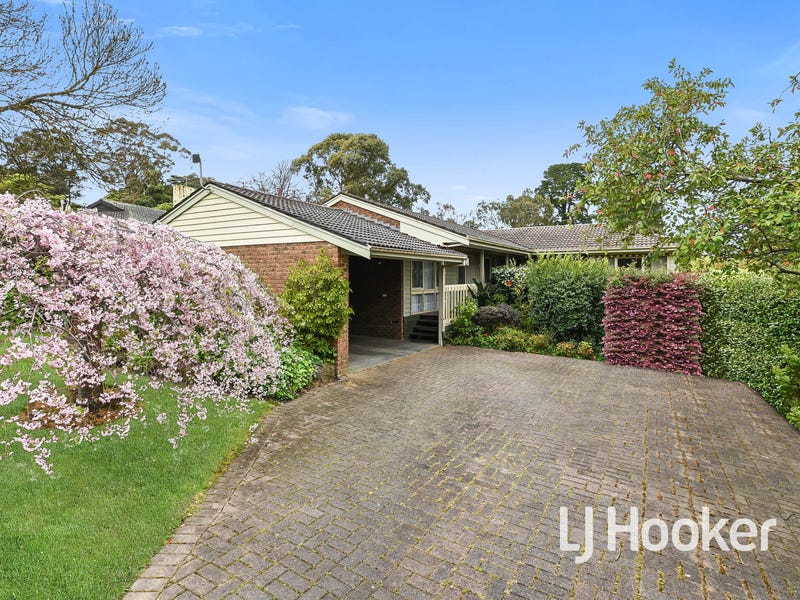 4 York Road, Berwick, Vic 3806 House for Sale