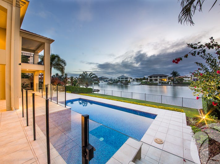 1670 Riverdale Drive, Hope Island, QLD 4212