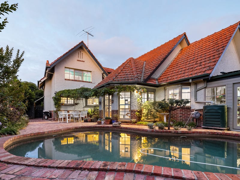 16 Bolton Avenue, Hampton, Vic 3188 House for Sale