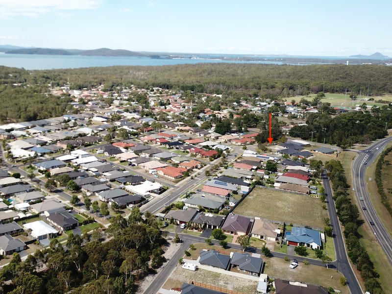 100 Pershing Place, Tanilba Bay, NSW 2319