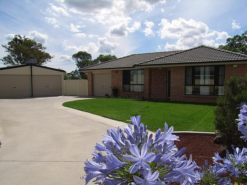 27 Janelle Street, South Tamworth, NSW 2340