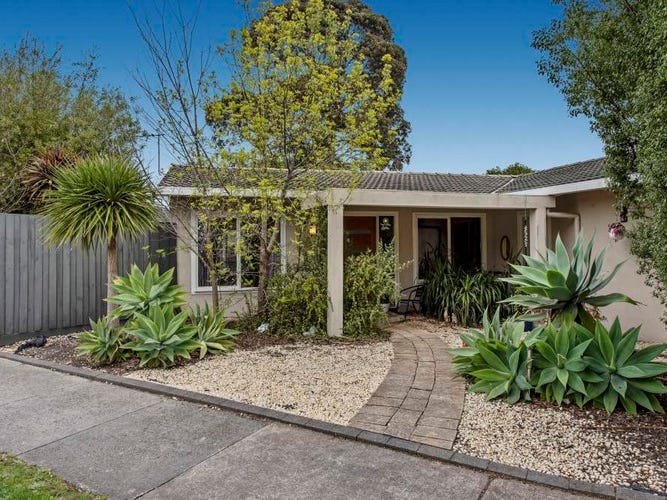 48 Johnson Drive, Ferntree Gully, VIC 3156