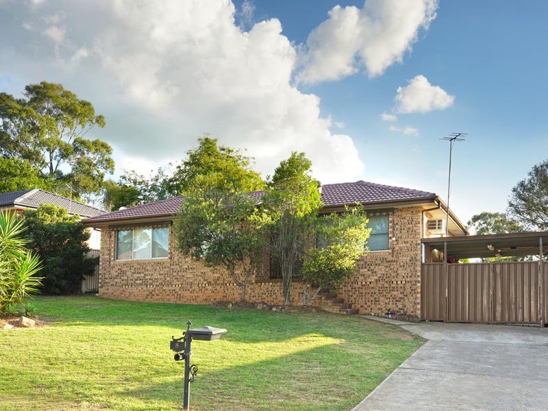8 Anthony Drive, Rosemeadow, NSW 2560