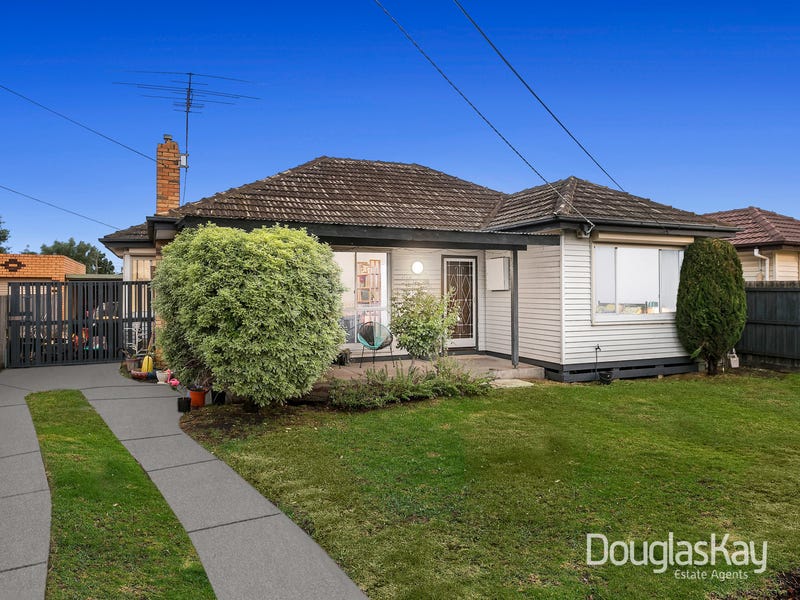 32 Godfrey Avenue, Sunshine North, VIC 3020