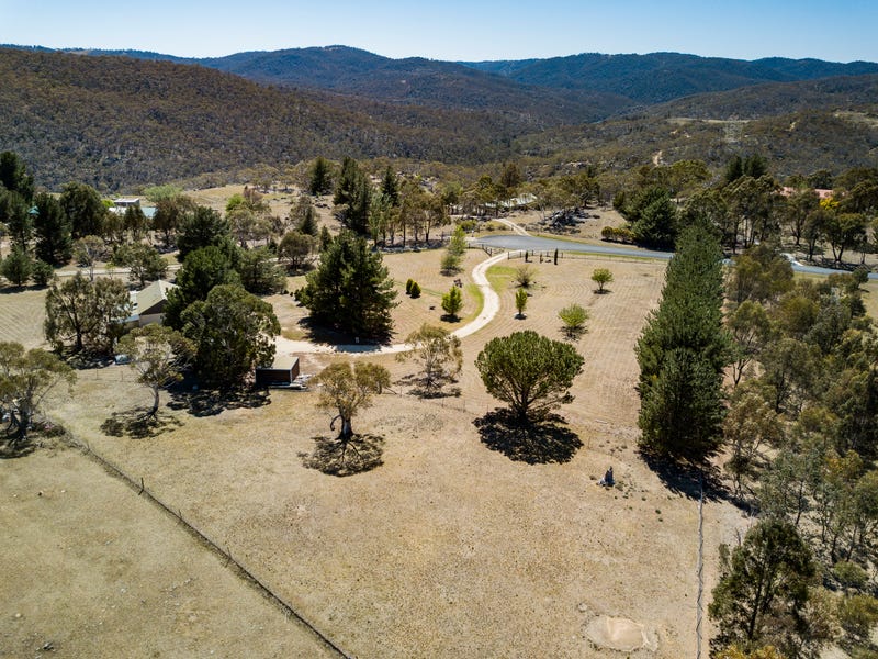 64 Pine Grove, Jindabyne, NSW 2627 Property Details