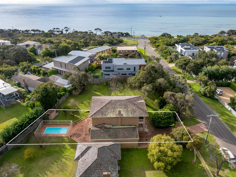 6 Adelaide Street, Blairgowrie, Vic 3942 House for Sale