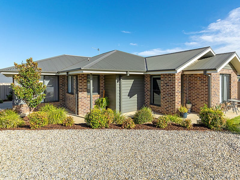 8 Beaurepaire Street Boorooma NSW 2650 Property Details