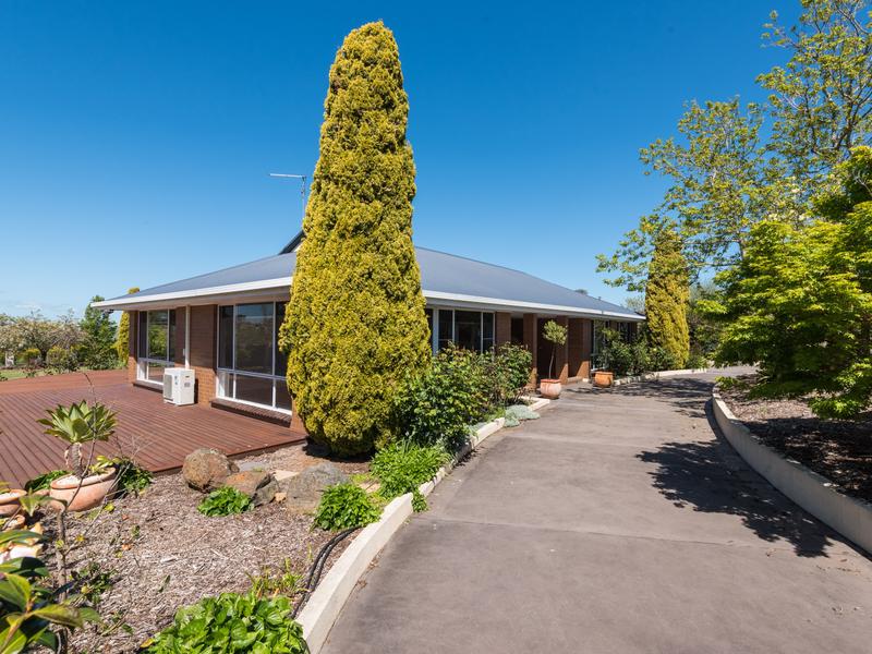 114 Walker Street Cobden Vic 3266 House for Sale