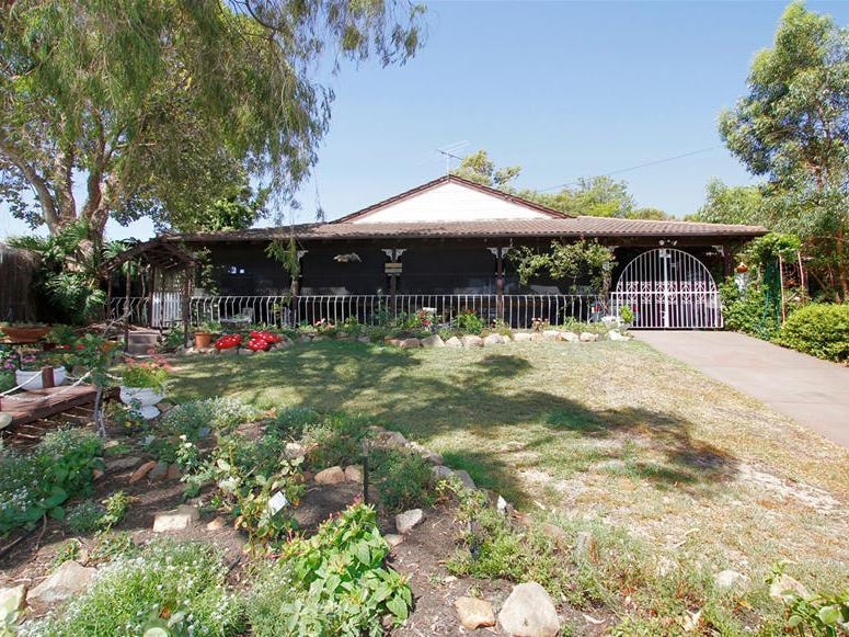 32 Simpson Drive, Padbury, WA 6025 Property Details