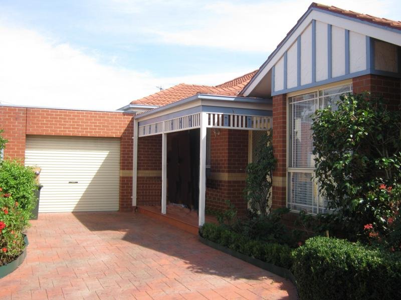 2/8 The Crossway, Keilor East, VIC 3033