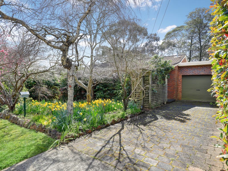 11 Mclaren Crescent, Blackheath, NSW 2785 Property Details