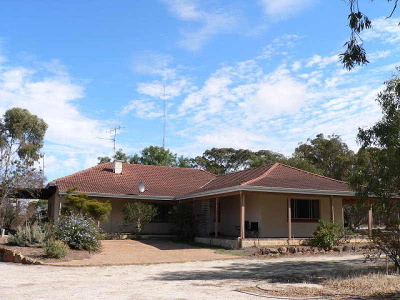 915 Pindellup Road, Tambellup, WA 6320 Property Details