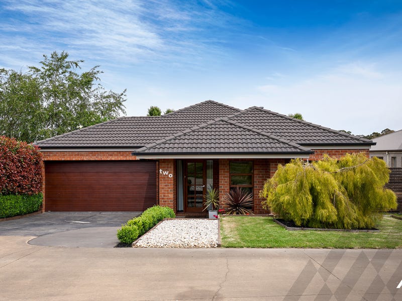 2 Oberon Place, Drouin, Vic 3818 Property Details