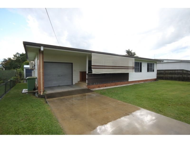 18 Eugene Street, Southside, QLD 4570