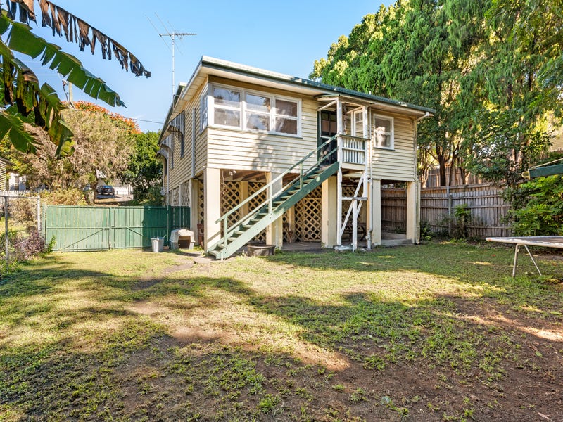 32 Andrew Avenue, Tarragindi, Qld 4121 Property Details