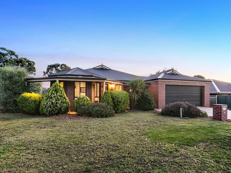 14 Meadows Way, Maiden Gully, VIC 3551