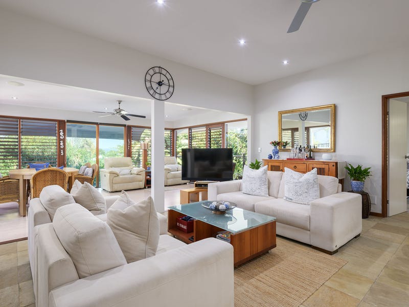 18 Bream Street, Tin Can Bay, QLD 4580