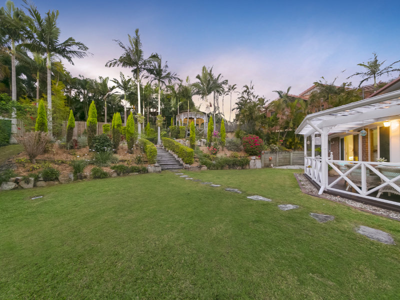 34 Drysdale Crescent, Brookfield, Qld 4069 Property Details