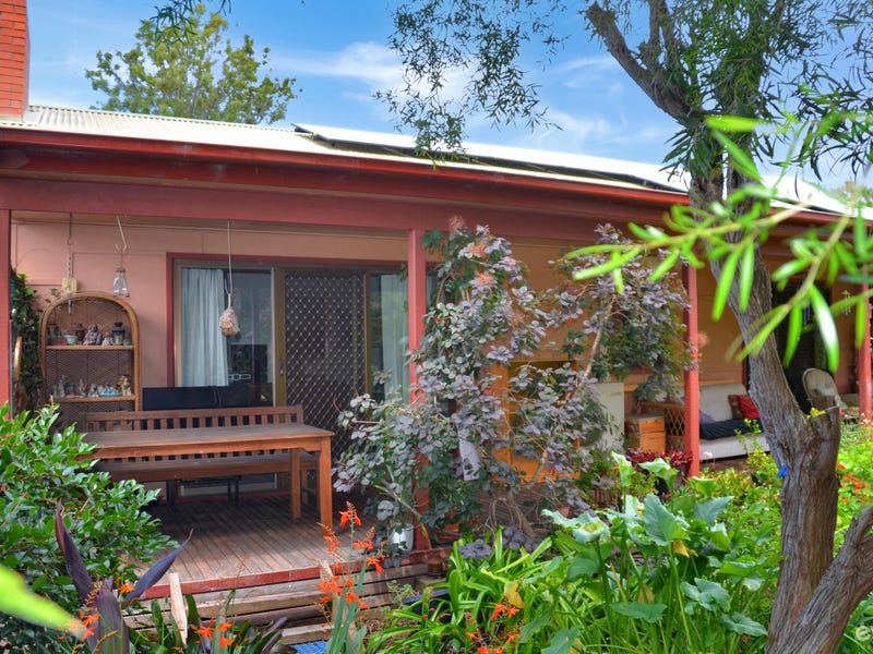 Sold Property Prices & Auction Results in Lakes Entrance, VIC 3909 (+1