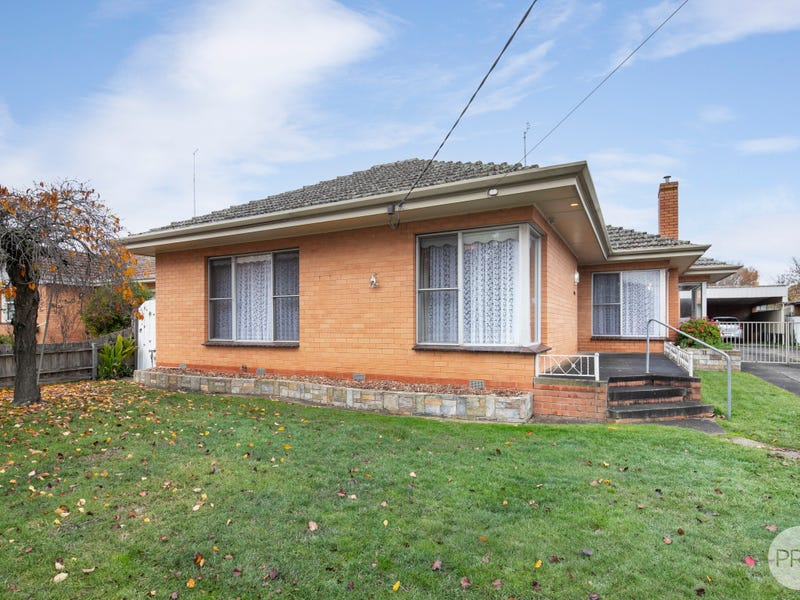 17 Orama Avenue, Wendouree, Vic 3355 Property Details