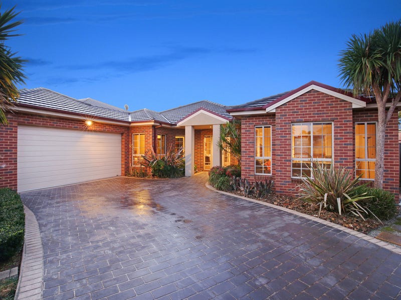 16 Willowood Court, Taylors Hill, VIC 3037