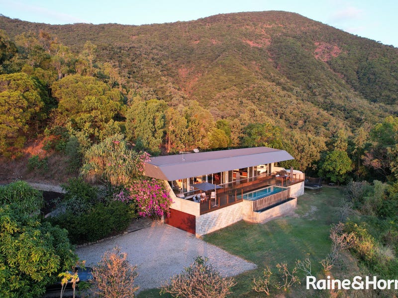 20 Bruce Avenue, Oak Beach, QLD 4877