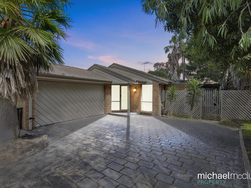 51 Warrawee Circuit, Frankston, Vic 3199 Property Details