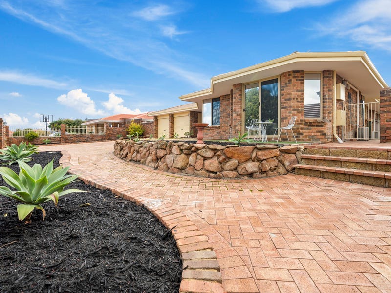 4 Southern Cross Circle, Ocean Reef, WA 6027