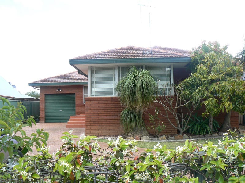 18 Canberra Street, Oxley Park, NSW 2760