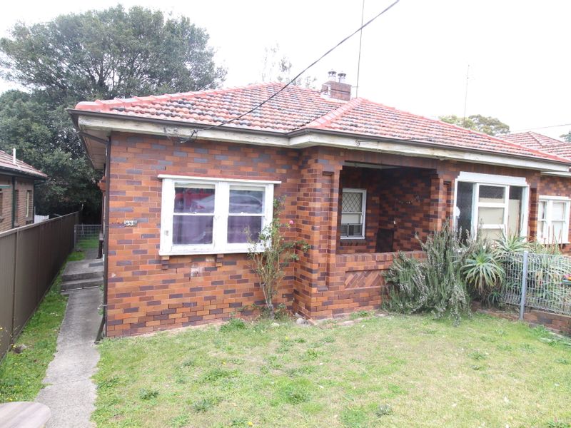 33 Jubilee Avenue, Carlton, NSW 2218