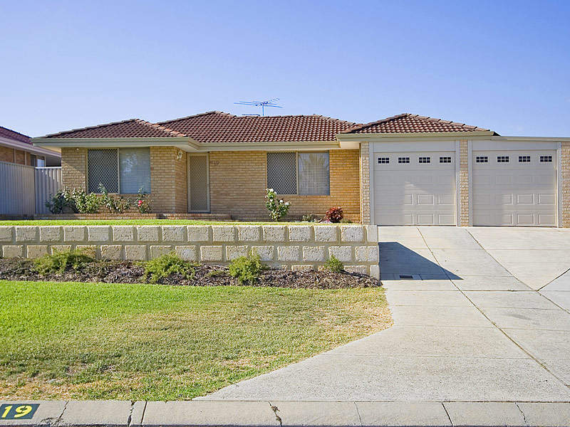 19 Constantine Way, Marangaroo, WA 6064