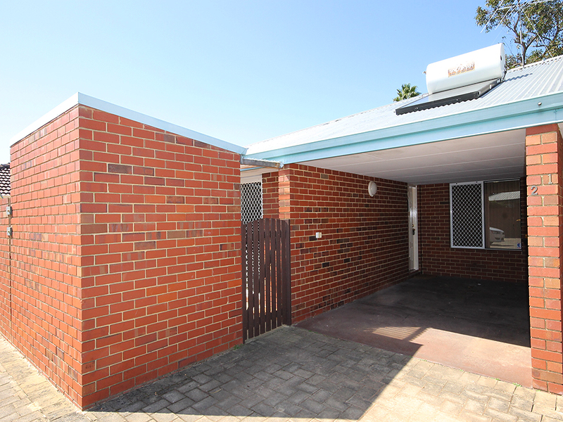2/35 Mathoura Street, Midland, WA 6056