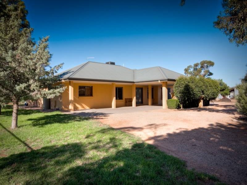 576 Eleventh Street, Mildura, Vic 3500 Property Details