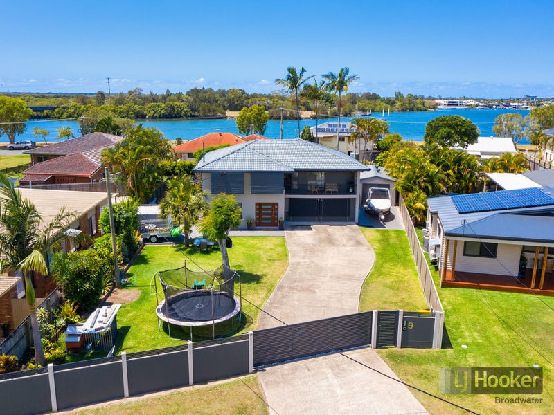 9 Coombe Avenue, Hope Island, QLD 4212