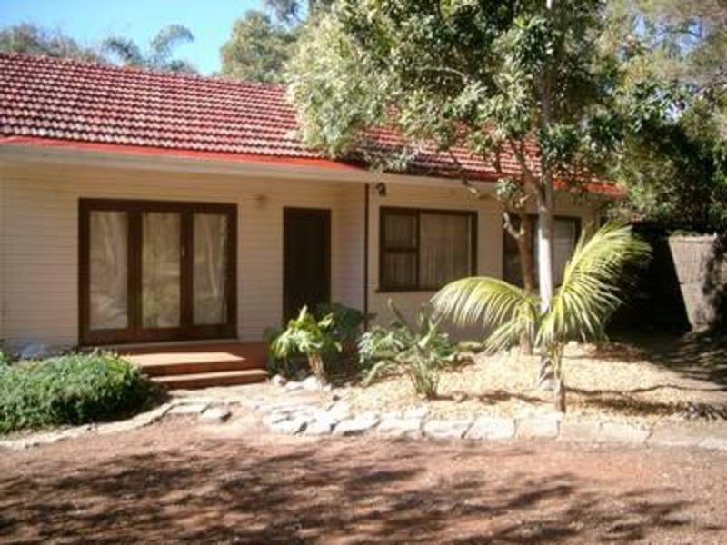 30 Bilberry Avenue, Bilgola Plateau, NSW 2107 30 Bilberry Avenue, Bilgola Plateau, NSW 2107
