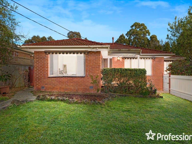 10 Larbert Road, Mooroolbark, Vic 3138 Property Details