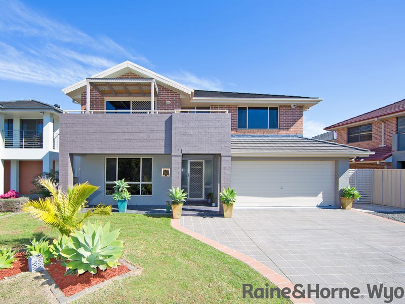 8 Waterside Drive, Woongarrah, NSW 2259