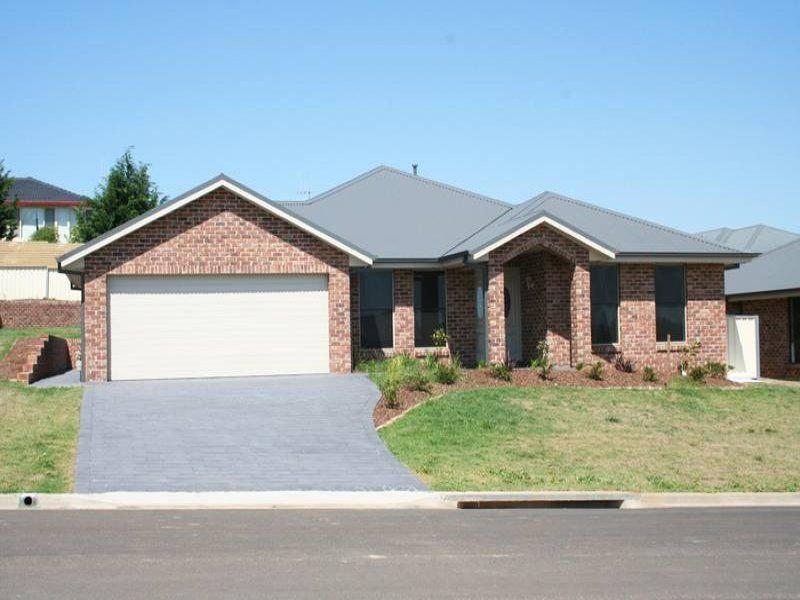 14 Bert Whiteley Place, Orange, NSW 2800 Property Details