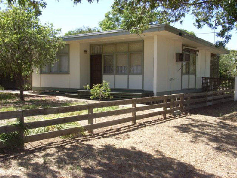 6 Moore Street, Kaniva, Vic 3419 Property Details