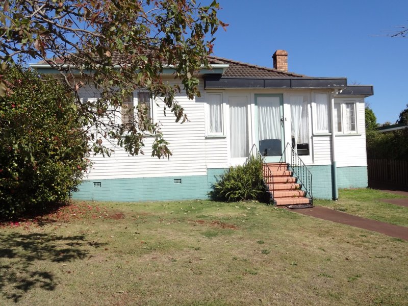 27 Drayton Road, Harristown, Qld 4350 Property Details