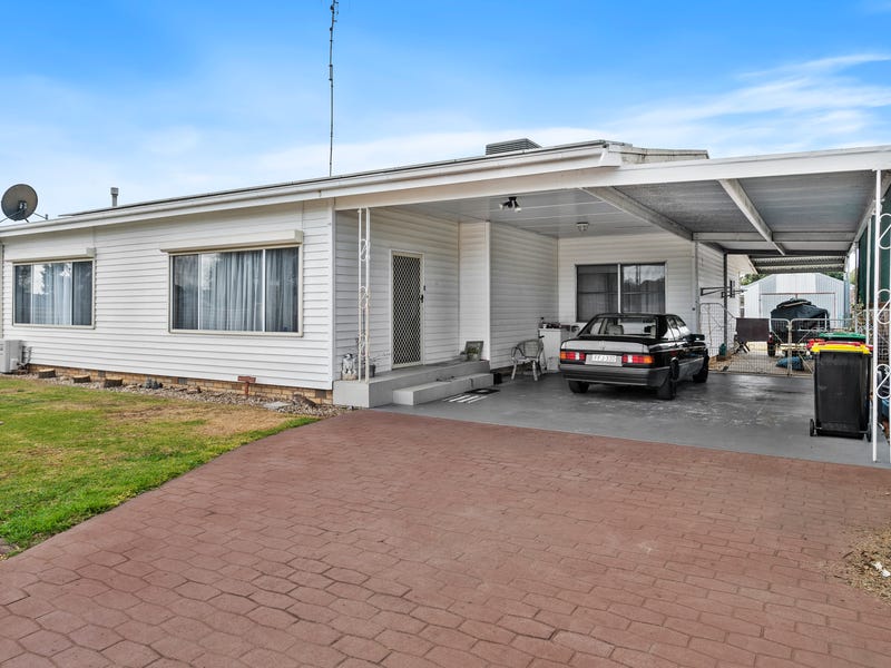 84 Tocumwal Street, Finley, NSW 2713 House for Sale