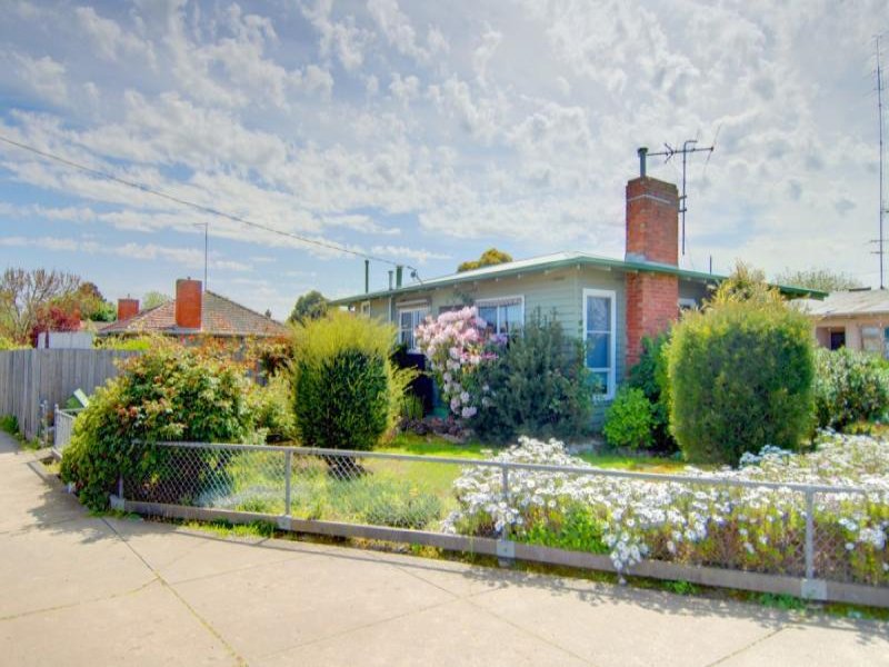 1216 Norman Street, Wendouree, Vic 3355 Property Details