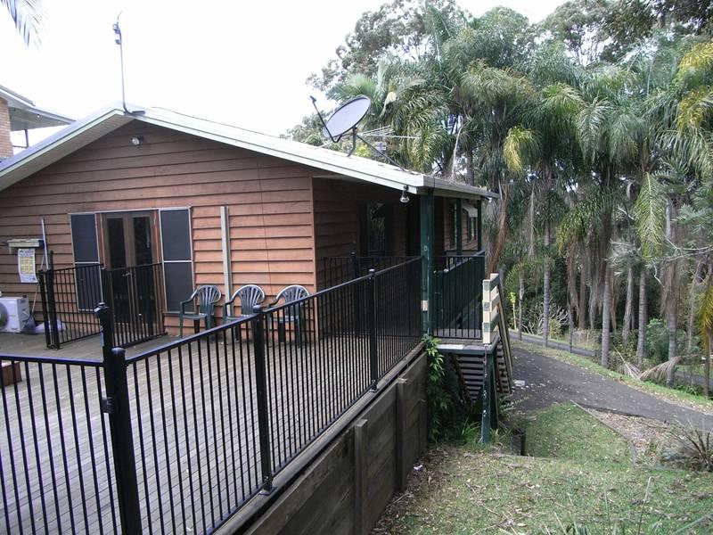 2 Pease Blossom Street, Coes Creek, QLD 4560