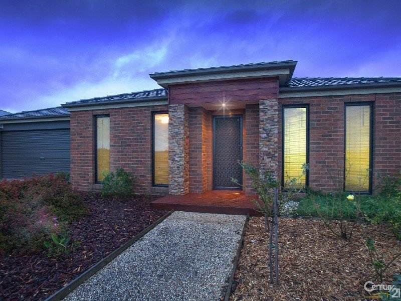30 Honeyeater Way, Pakenham, Vic 3810 Property Details