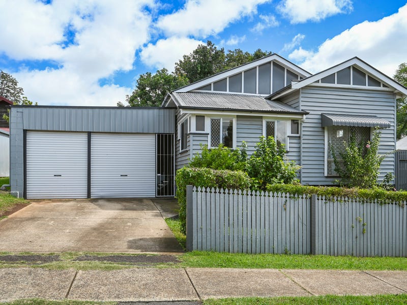 19 Ramsay Street, South Toowoomba, QLD 4350