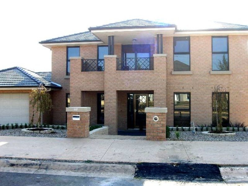 117 Sanctuary Lakes South Boulevard, Point Cook, VIC 3030 realestate